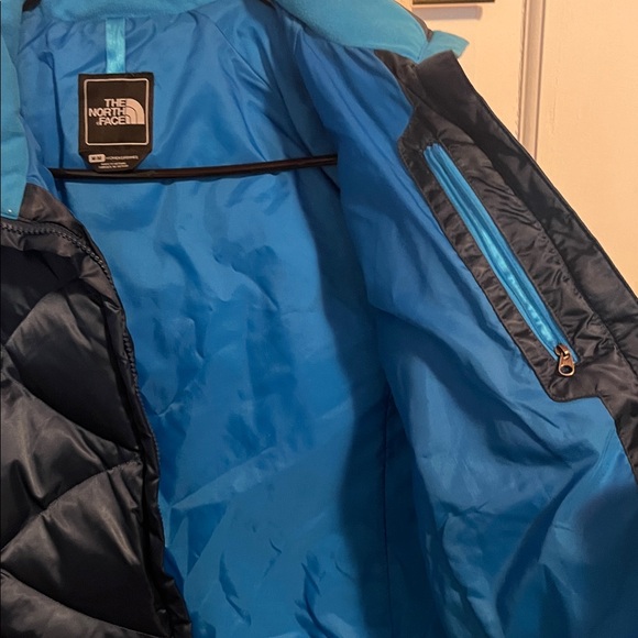 The North Face Women's Puffer Jacket - Navy Blue - Picture 8 of 9